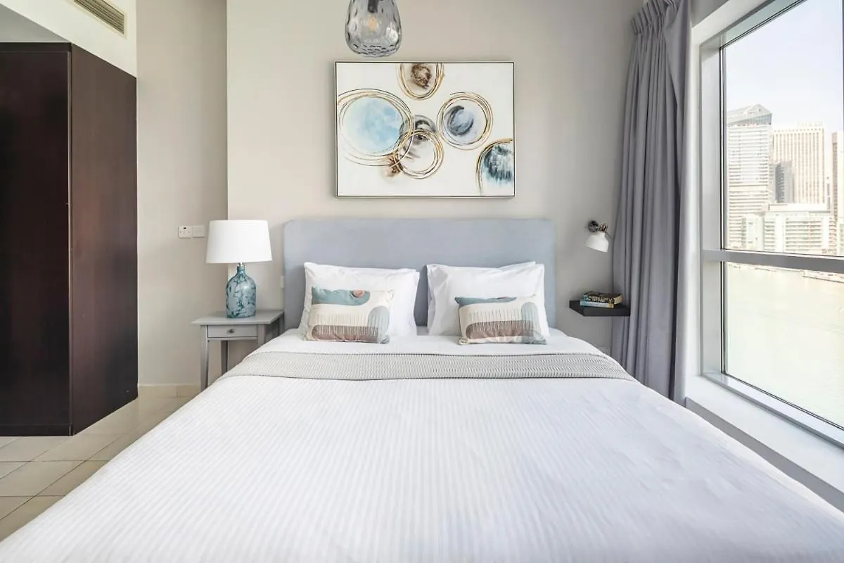 Frank Porter - The Point Tower Apartment Dubai United Arab Emirates